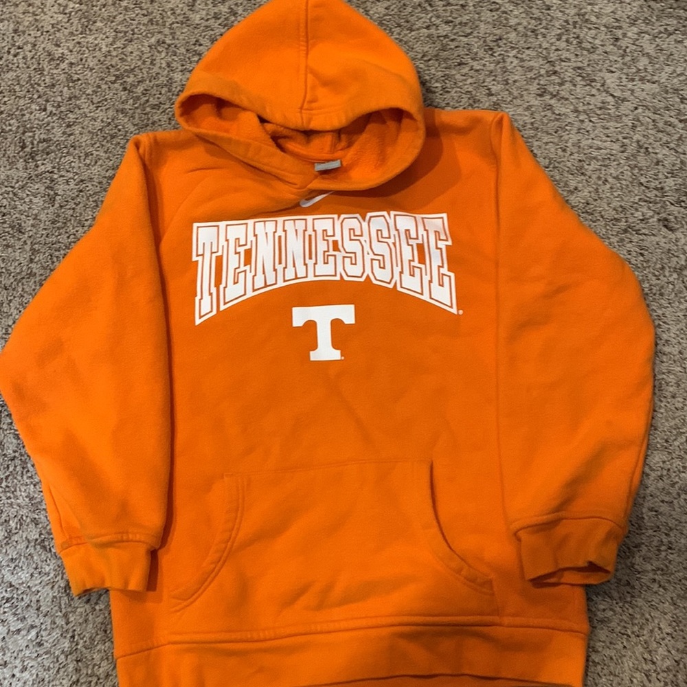 Orange Tennessee hooded sweatshirt. Size M